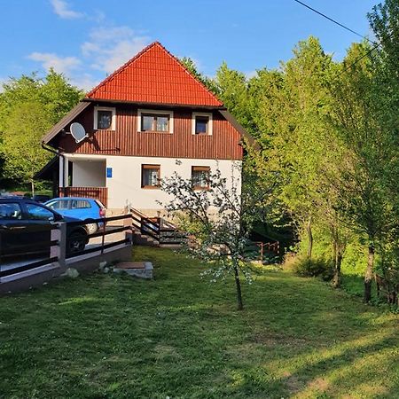 Guest House Wolf II Plitvička Jezera Esterno foto