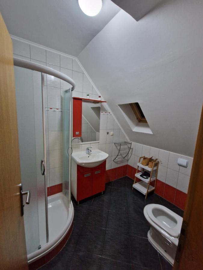 Guest House Wolf II Plitvička Jezera Esterno foto