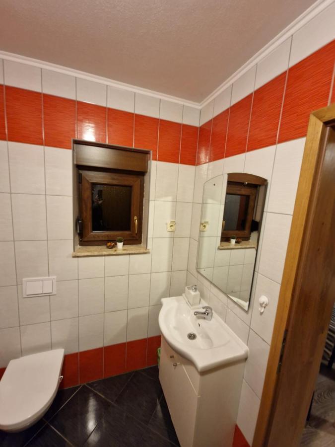 Guest House Wolf II Plitvička Jezera Esterno foto