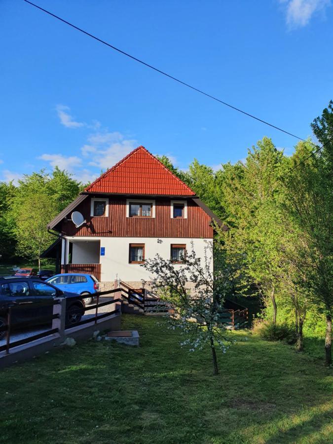 Guest House Wolf II Plitvička Jezera Esterno foto