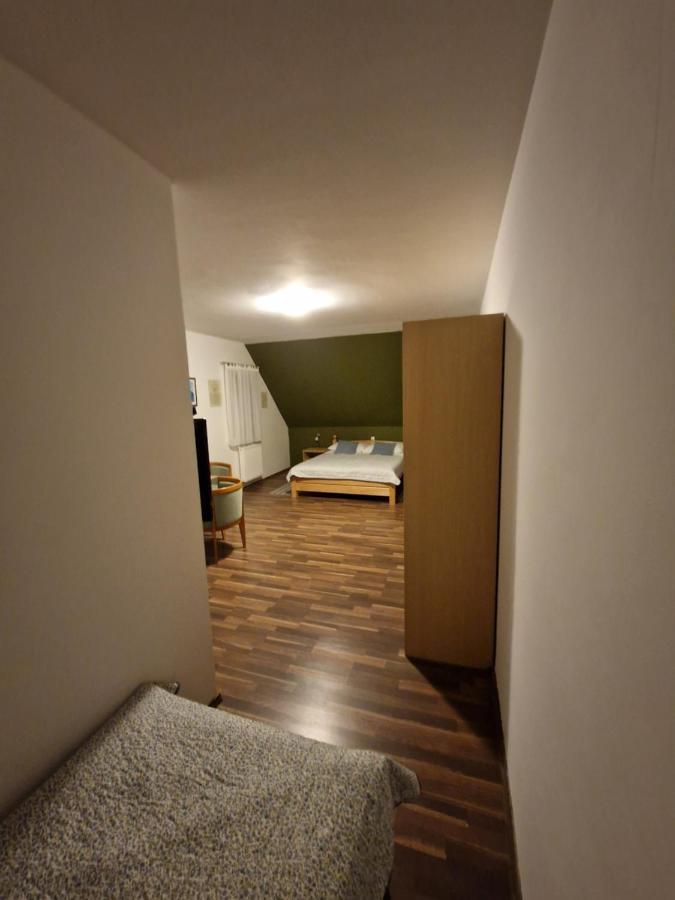 Guest House Wolf II Plitvička Jezera Esterno foto
