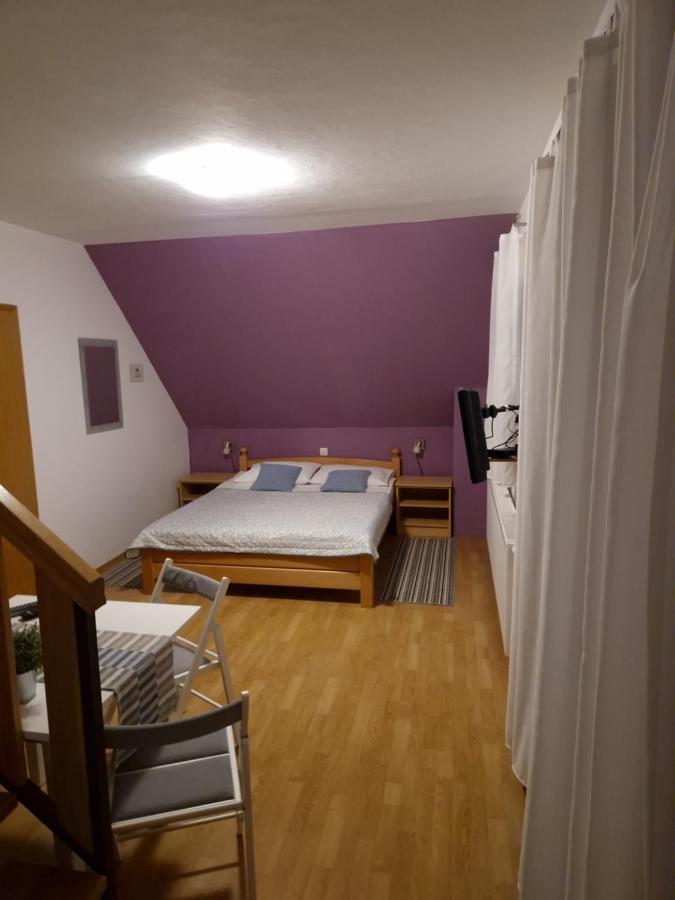 Guest House Wolf II Plitvička Jezera Esterno foto