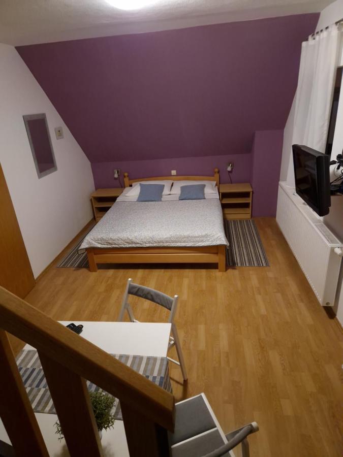 Guest House Wolf II Plitvička Jezera Esterno foto