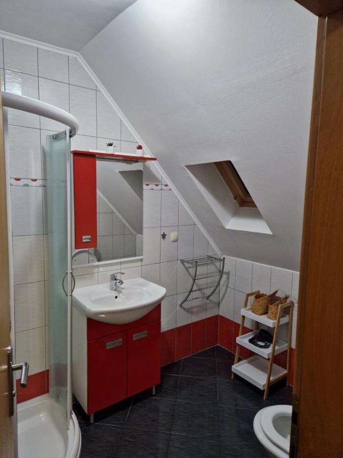 Guest House Wolf II Plitvička Jezera Esterno foto