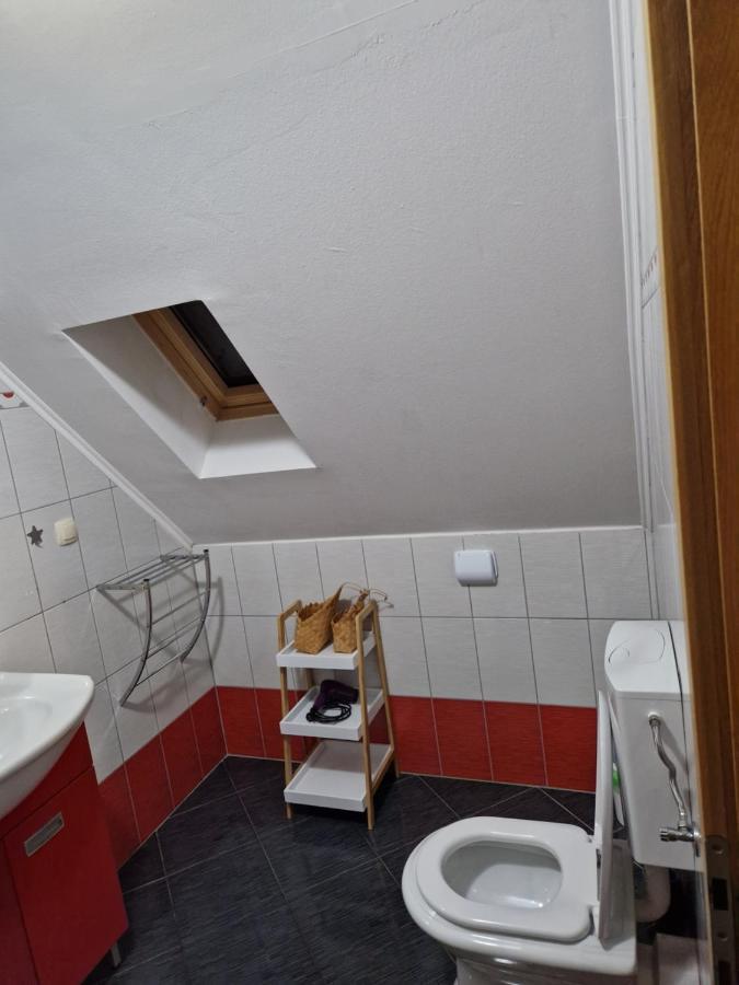 Guest House Wolf II Plitvička Jezera Esterno foto