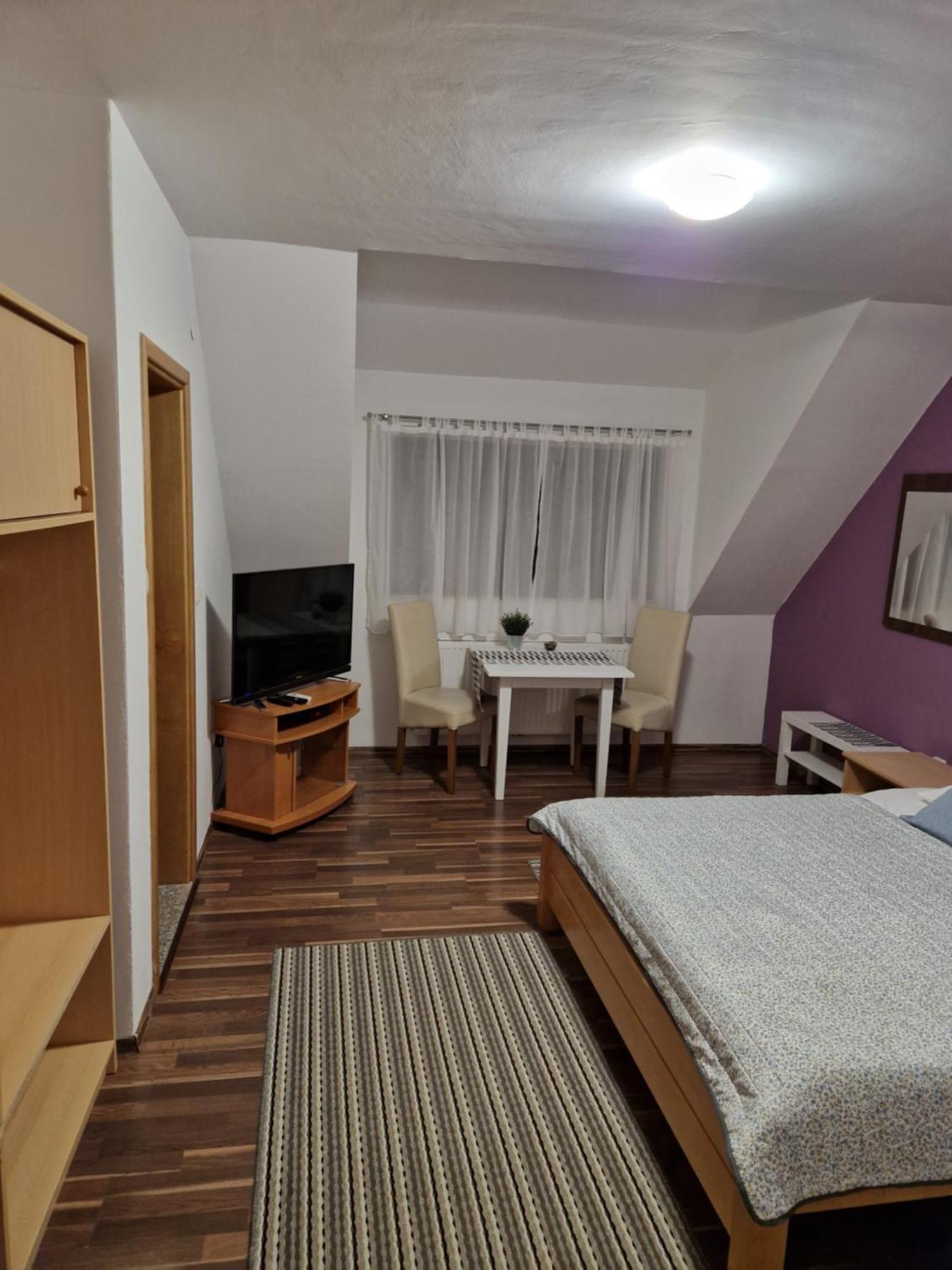 Guest House Wolf II Plitvička Jezera Esterno foto