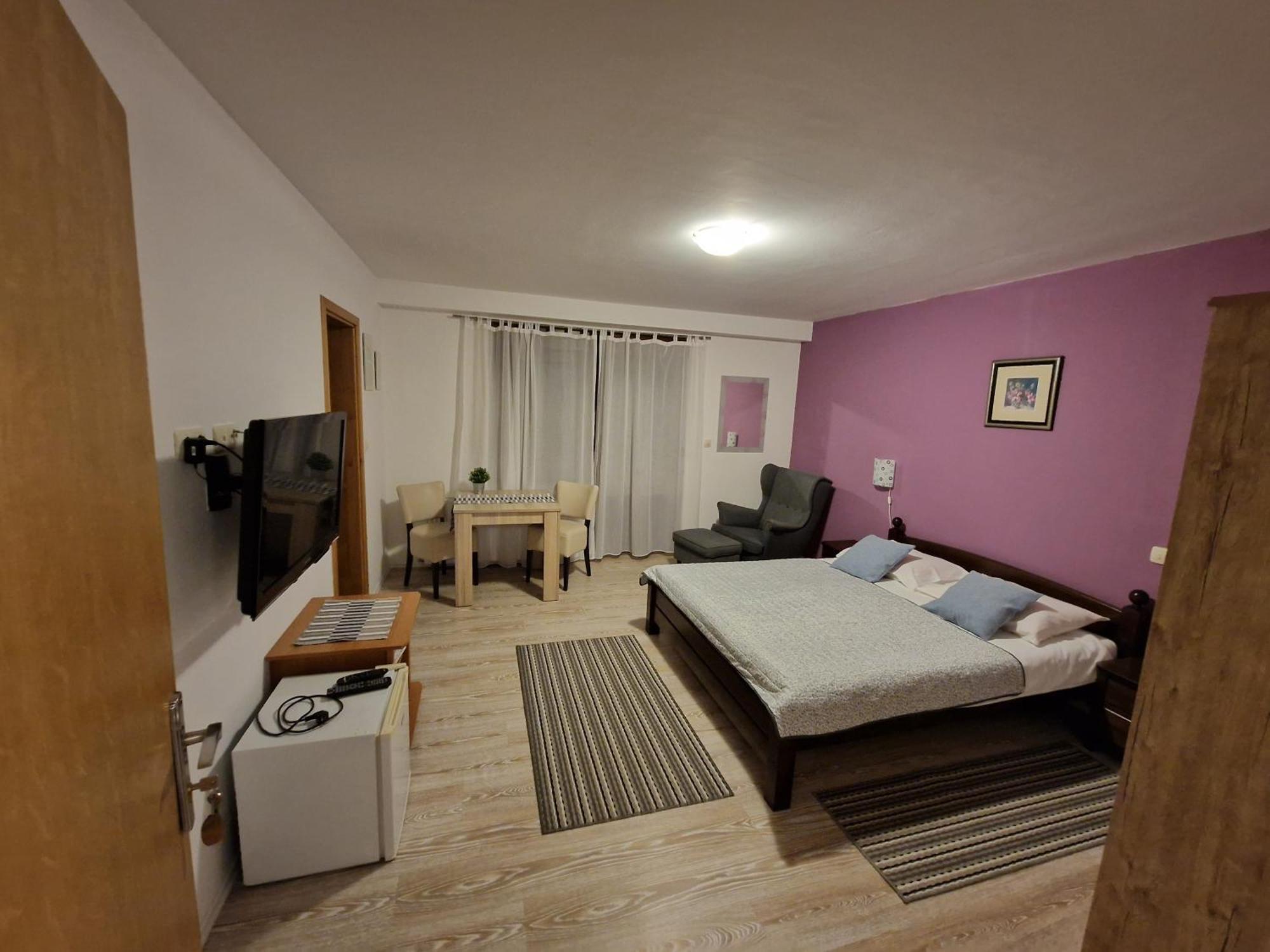 Guest House Wolf II Plitvička Jezera Esterno foto